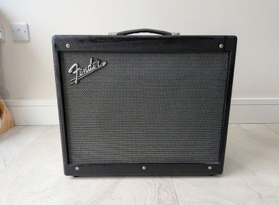 Fender Mustang GTX100 plus GTX-7 foot switch