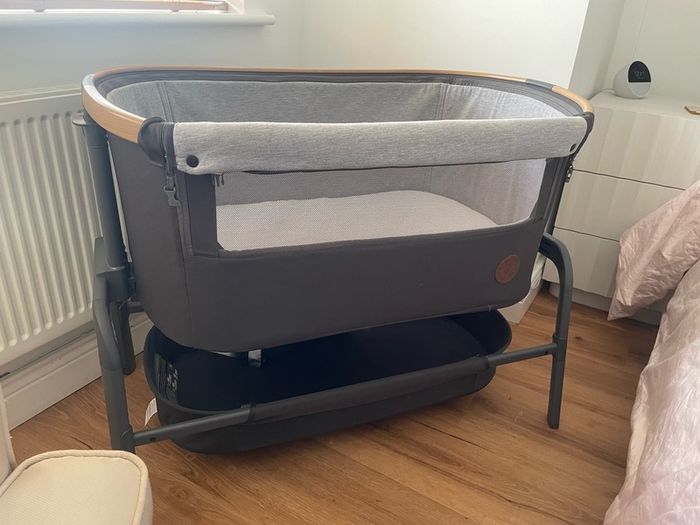 Maxi cosi iora next to me crib
