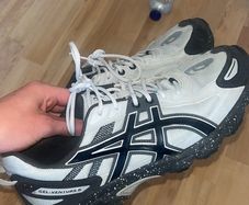 ASICS gel venture 6