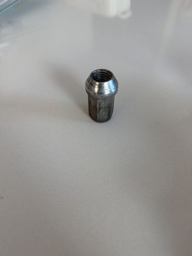 Land Rover Discovery 5 Wheel Nuts