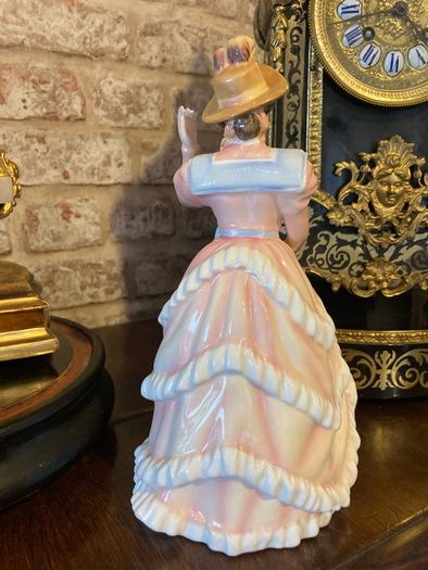 Royal Doulton figurine "Sharon "