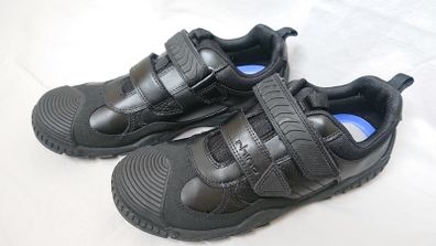 Boys shoes