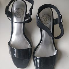 Shoes - Size 7