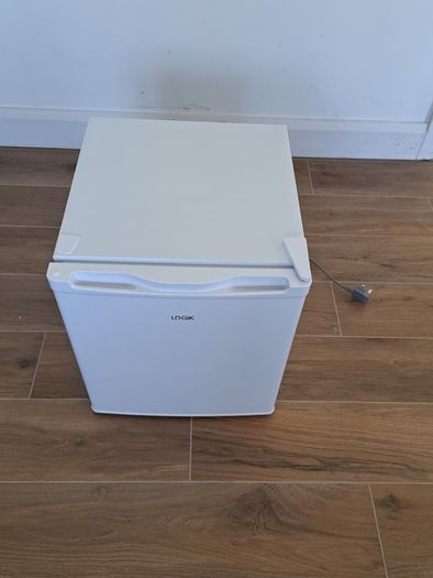 Logic Mini fridge