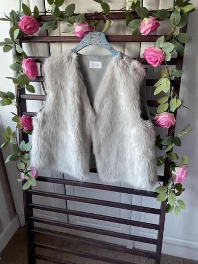 gilet grey fake fur front cropped gilet size X-Large savida