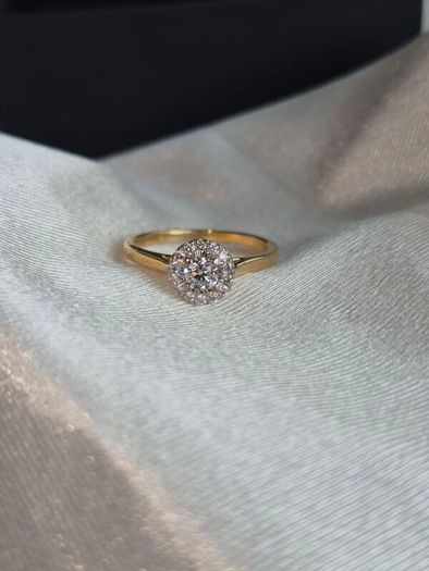 0.50ct Diamond Cluster Engagement Ring 18ct Gold Size K Hallmarked