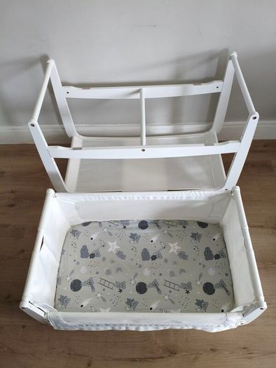 Baby bedside crib
