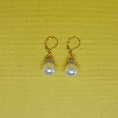 Handmade pearl earrings