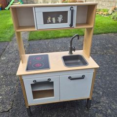 play kitchen