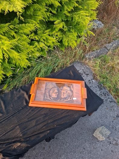 Wood sculpted tea tray postage possible