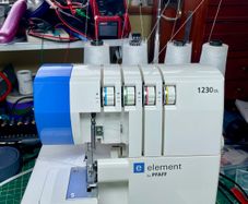 PFAFF Elements 1230OL Overlocker - Just serviced - As new - Ready to sew - thread included