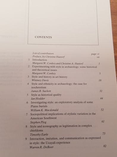 The Uses of Style in Archaeology (New Directions in Archaeology) Margaret Conkey and Christine Hastorf