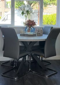 Table & Chairs