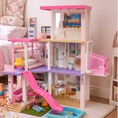 Barbie dreamhouse as new