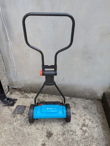 Gardena 330 Lawnmower plus grass catcher