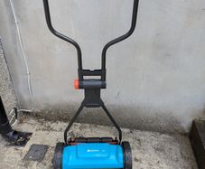 Gardena 330 Lawnmower plus grass catcher