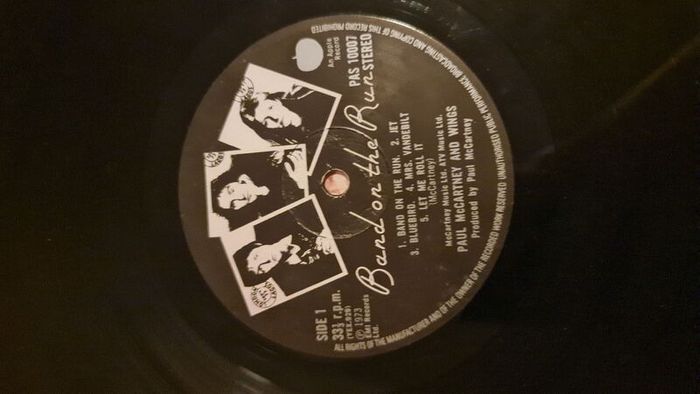 Paul Mc Cartney And Wings Band on The Run