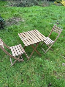Outdoor Table & Chairs