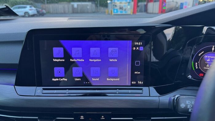 2023 Volkswagen Golf Mk8 eHybrid Style 204BH