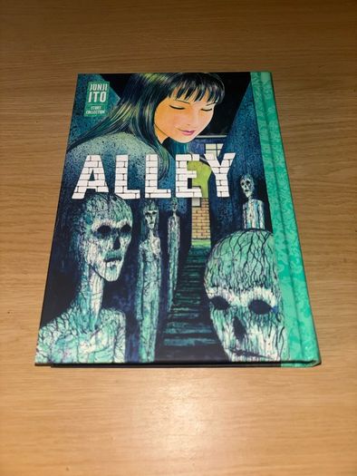 Graphic Novel Collection - Batman - Junji Ito - Marvel - Watchmen - Hellboy