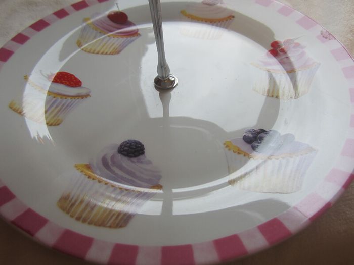 2 tier cake display