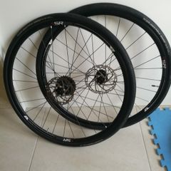 Genesis sr220 Disc Road Wheel Set