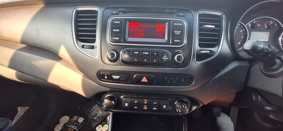 2013 Kia Carens