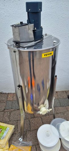 4 Beehives & Bees with ALL equipment