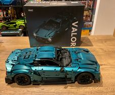 NifeliZ 1:8 Aston Martin Valor / Technic Bricks