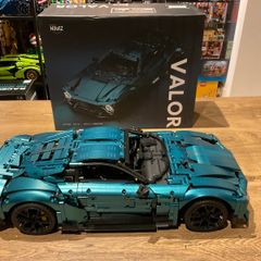 NifeliZ 1:8 Aston Martin Valor / Technic Bricks