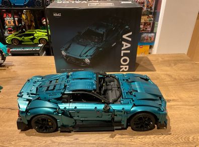 NifeliZ 1:8 Aston Martin Valor / Technic Bricks