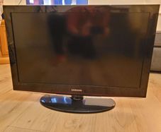 Samsung 32" LCD TV