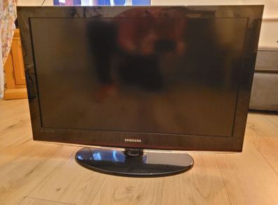 Samsung 32" LCD TV