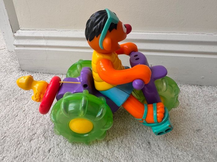 Sesame Street Ernie 2001 Splashin Trike Water Tub Tricycle Duck Part of the rope doesn't pull back completely Used Please see photos