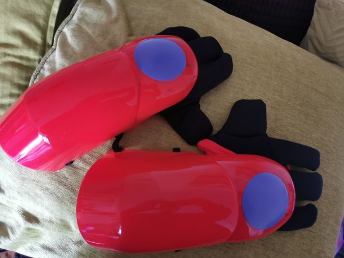 costume baymax gloves