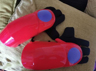 costume baymax gloves