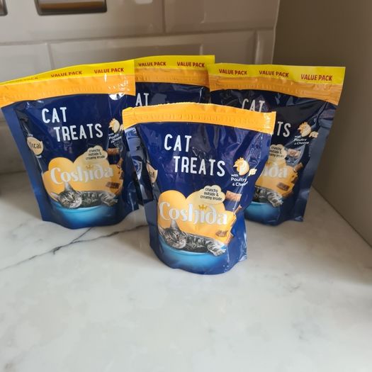 Cat Treats X 4