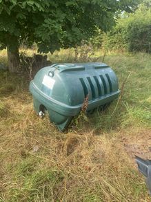 Oil tank