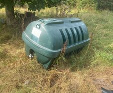 Oil tank
