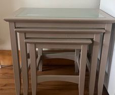 Nesting coffee tables