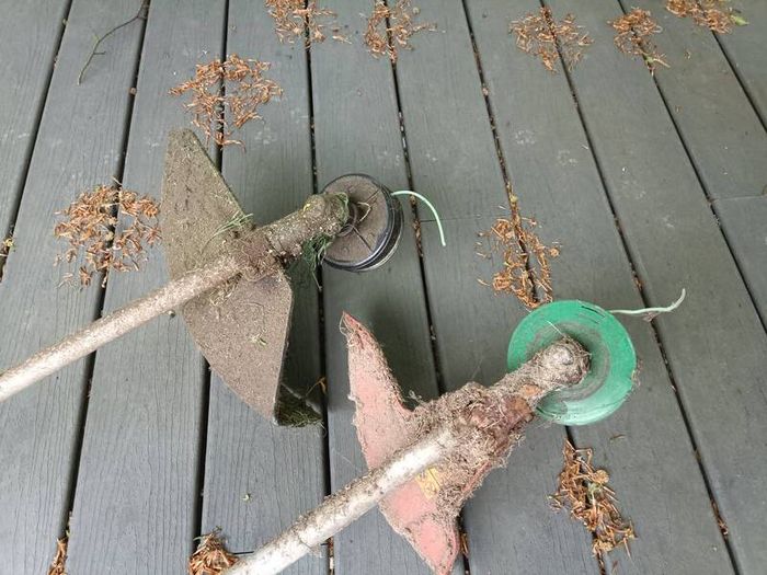 2 old strimmers