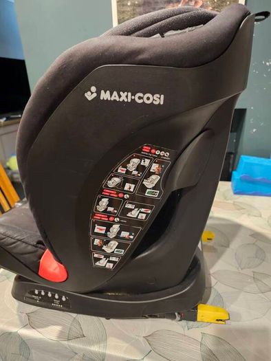 Free Maxi Cosi Titan isofix Car seat