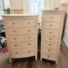Cream/Off-White Dresser Set