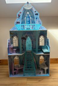 Frozen Castle Doll House