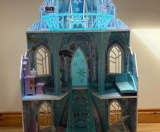 Frozen Castle Doll House