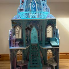 Frozen Castle Doll House