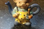 Pig tea pot