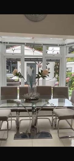 table and chairs