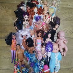 30 dolls