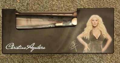 Christina aguilera straightener